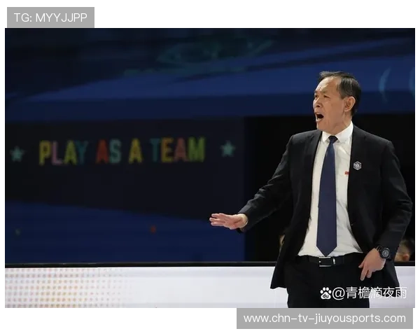 北京首钢主帅怒摔战术板：场上焦虑与战术智慧的碰撞