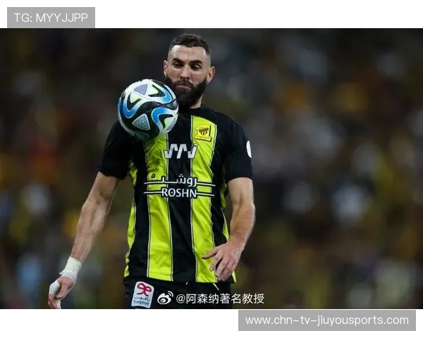 本泽马与年青锋线合练：无球跑位破门套路公开